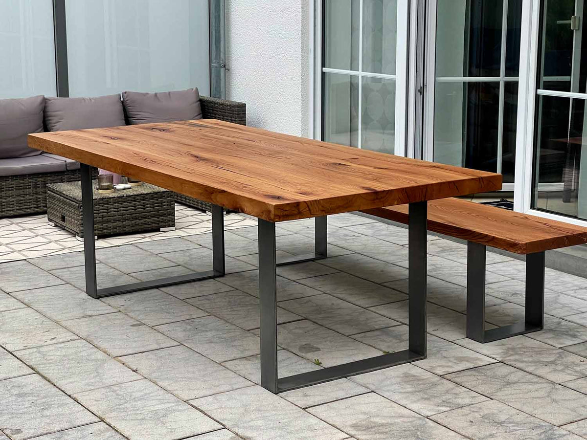 Gartentisch Altholz Eiche Massiv mit Stahl Unterbau in Kufenform Picassi