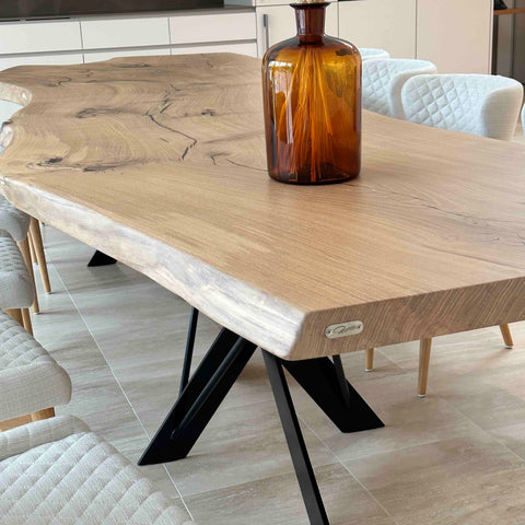 Konferenztisch SUPREME - Nature White - Eichen Baumstamm Monolith mit Picassi Spyder Duo Gestell