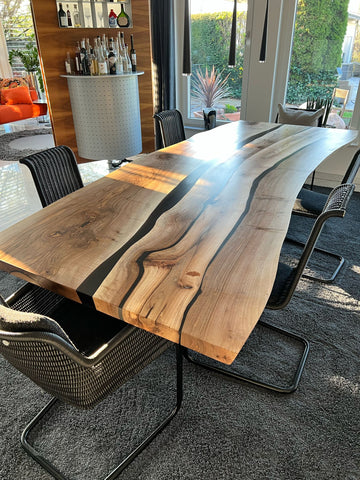 Design Esstisch Nussbaum DUO - mit Epoxidharz Picassi Spyder Untergestell