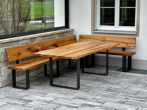 Gartenset Tisch und Eckbank Eiche mit Baumkante aus Massivholz und Kufengestell