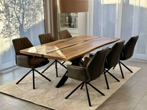 Esstich Unikat Eiche DUO - Epoxy mit Baumkante und Nature White Finish mit Spyder Gestell