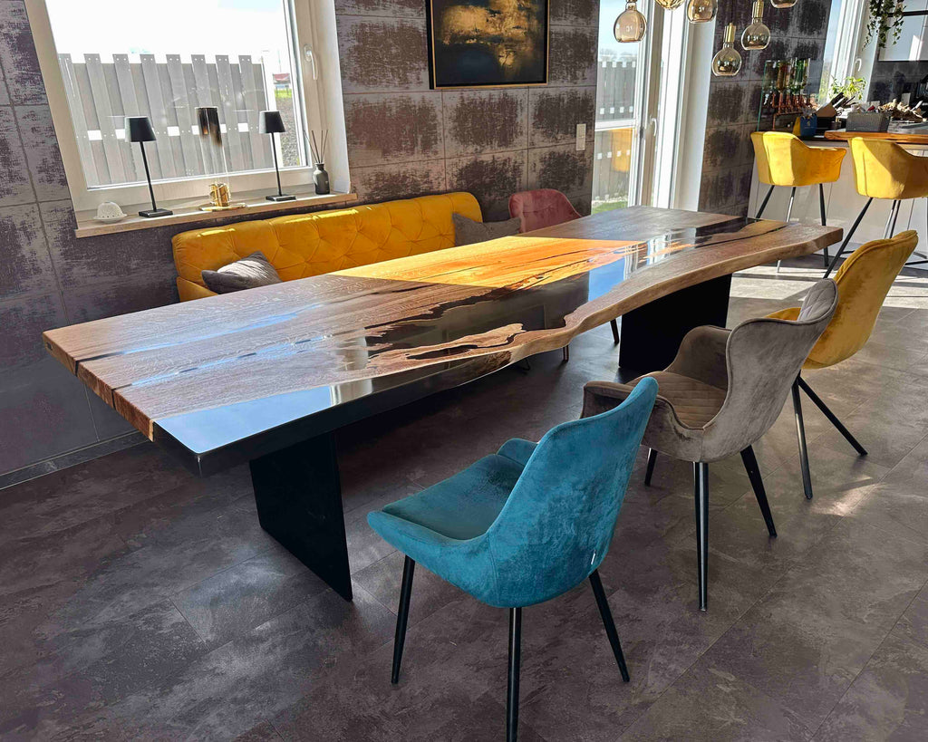 masterpiece tisch aus einem baumstamm mit epoxy