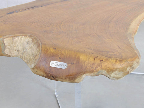 Rustikaler Teak Couchtisch mit Baumkante und Acrylglas Untergestell