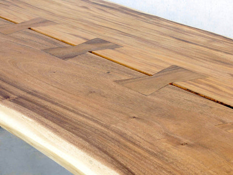 Massivholz Esstisch Suar Holz mit Baumkante in 240x100cm mit Stahl Kufe