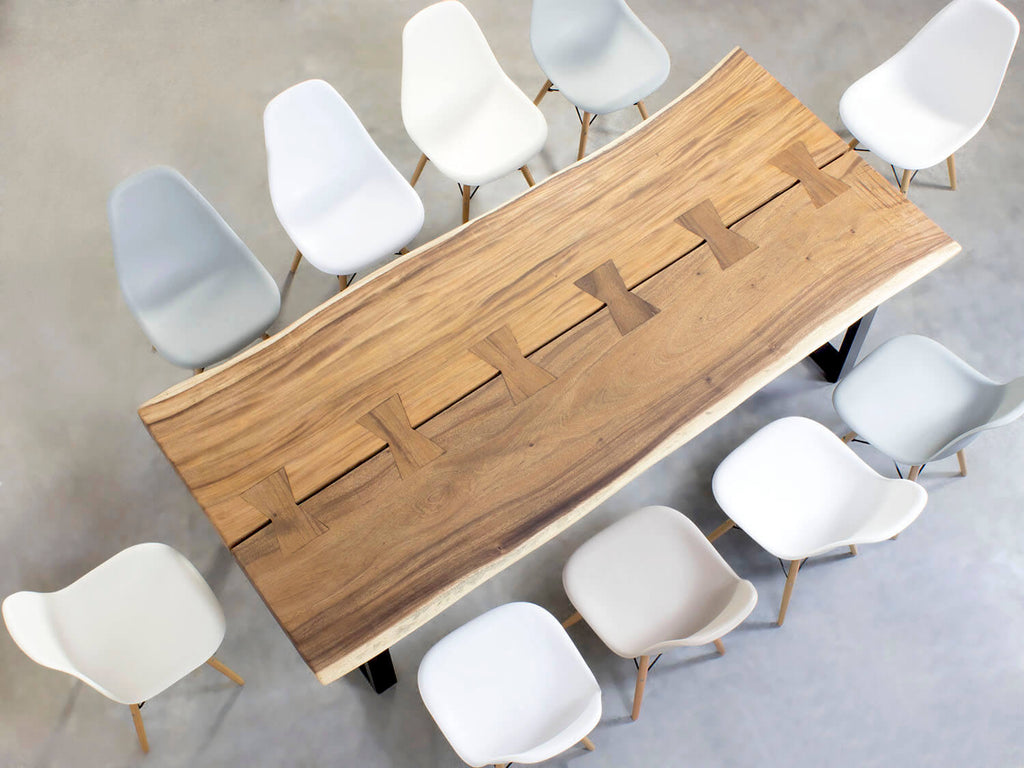 holztisch-große-tafel-für-10-personen-aus-massivholz