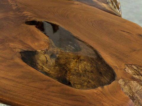 Couchtisch Baumscheibe mit Epoxy auf Design Untergestell aus Acrylglas